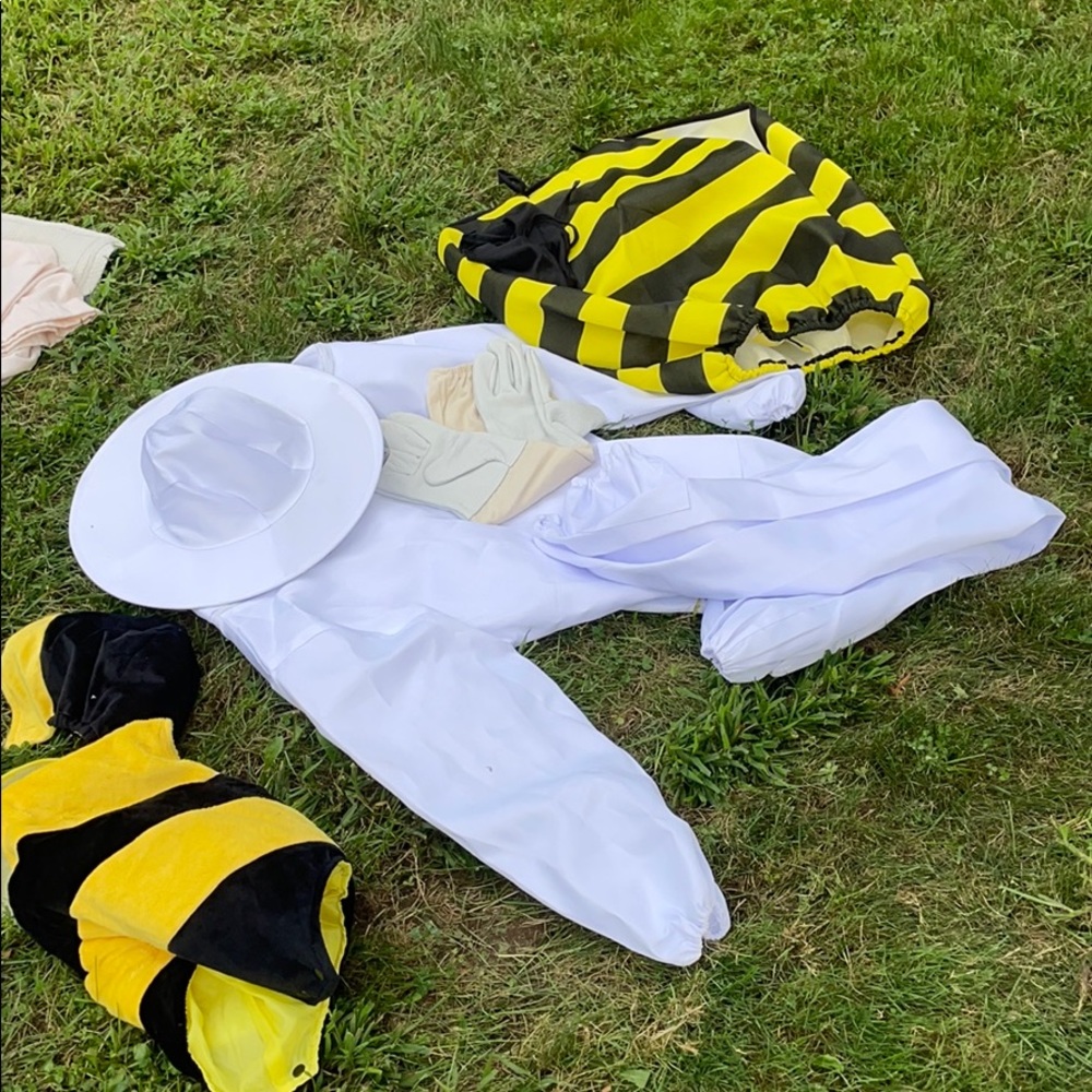 Halloween: Beekeeper, queen bee and bumblebee